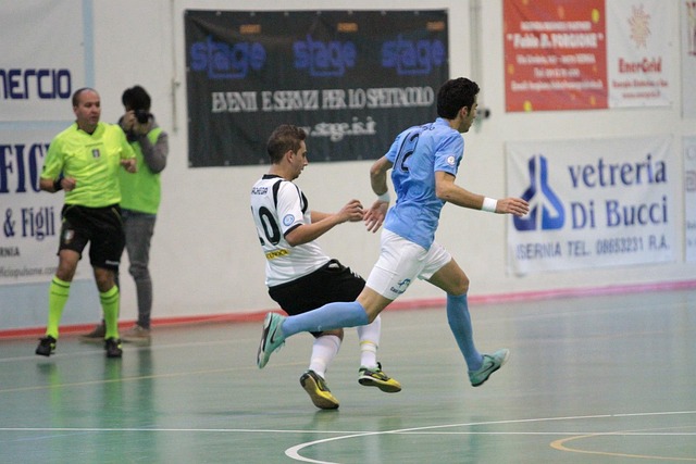 斯基拉：桑托斯正在努力推进内马尔续约，俱乐部有信心留下他