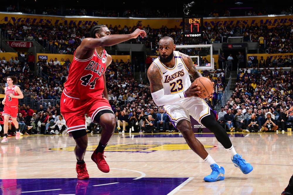 斯卢茨基：这是于汉超生涯最后一场比赛，明年加入申花教练组